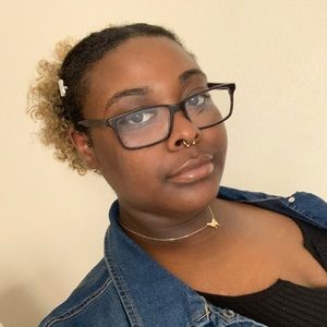 Meet your Posher, Amaya